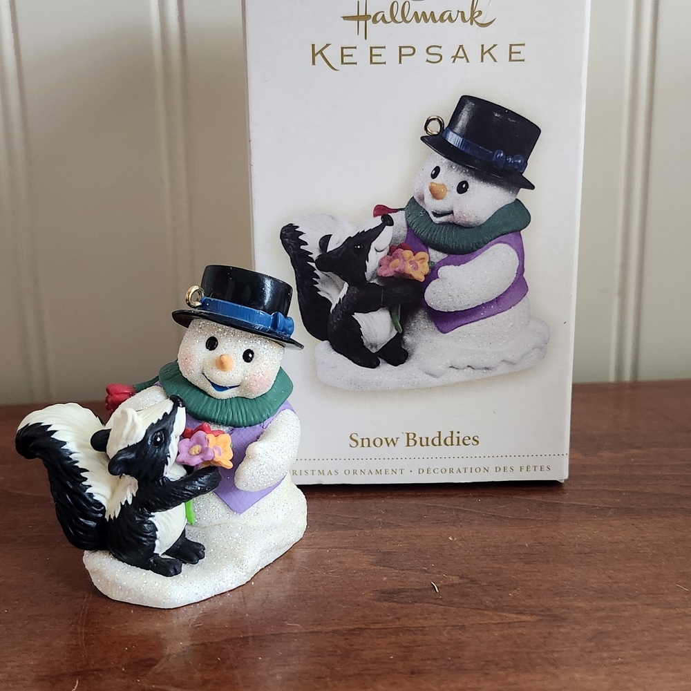 Hallmark Snow Buddies Ornament - Skunk-  White, Black, Purple, Green, Blue,